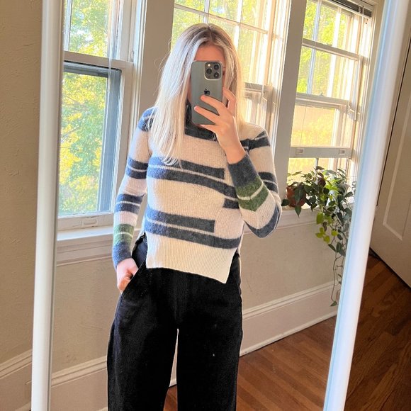 Autumn Cashmere Sweaters - Autumn Cashmere Cropped Cashmere Sweater - XS - White with Navy and Forest Green